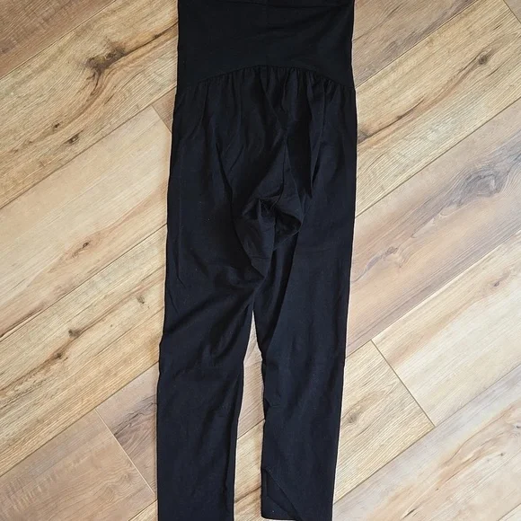 Maternity Pants Bundle Size Medium - Picture 13 of 16